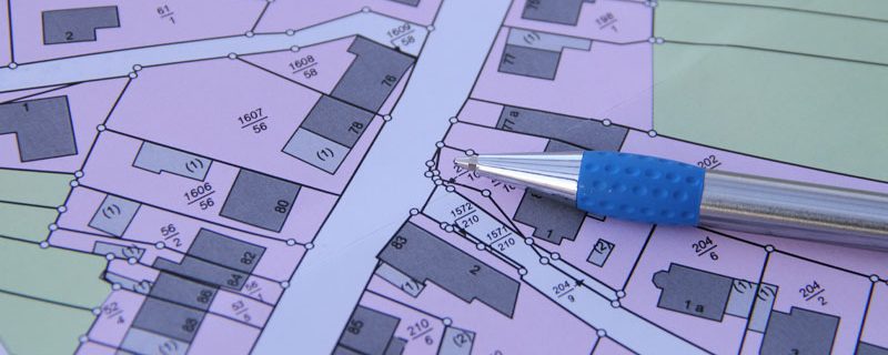 Inopposabilité du cahier des charges de lotissement à la commune une fois la rétrocession des espaces communs opérée à son profit !